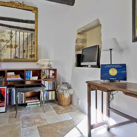 Townhouse With Loggia & Views * 위제