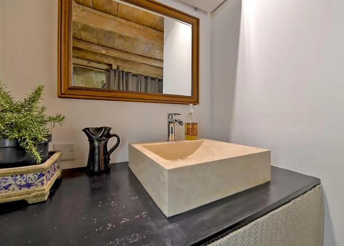 Townhouse With Loggia & Views Tatil Evi
